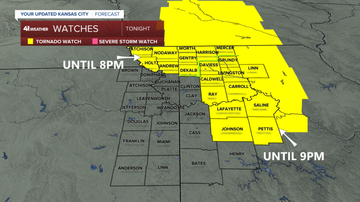 SEVERE THUNDERSTORM WARNING! For Various Countries Surrounding Chicago & Itself